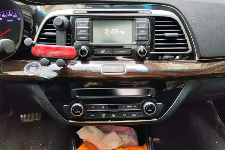 Used Kia K4 2014 1.8L Automatic GLS Audio And AC Panel