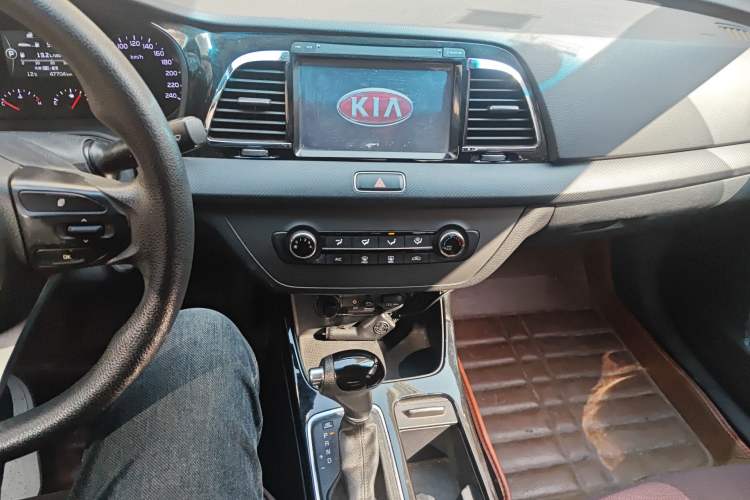 Used Kia K4 2014 1.8L Automatic GL Audio And AC Panel