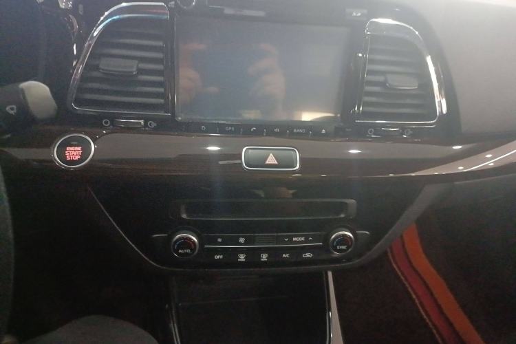 Used Kia K4 2014 1.8L Automatic GLS Audio And AC Panel