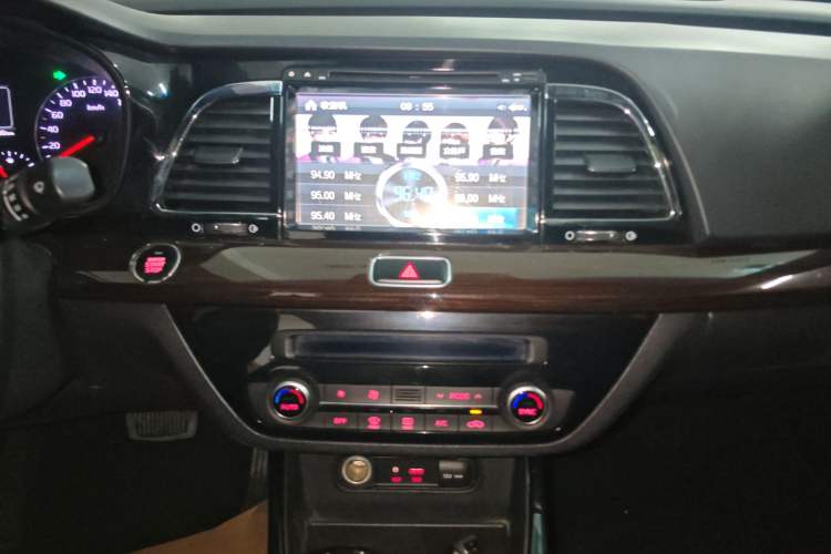 Used Kia K4 2014 1.8L Automatic GLS Audio And AC Panel