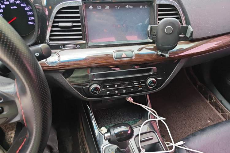 Used Kia K4 2014 1.8L Automatic GLS Audio And AC Panel