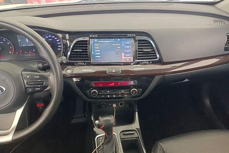 Used Kia K4 2014 1.8L Automatic GLS Audio And AC Panel
