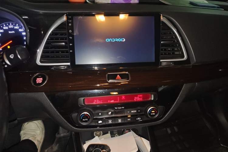 Used Kia K4 2014 1.8L Automatic DLX Audio And AC Panel
