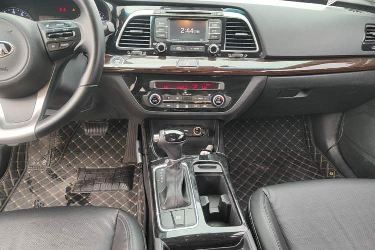 Used Kia K4 2014 1.8L Automatic DLX Audio And AC Panel