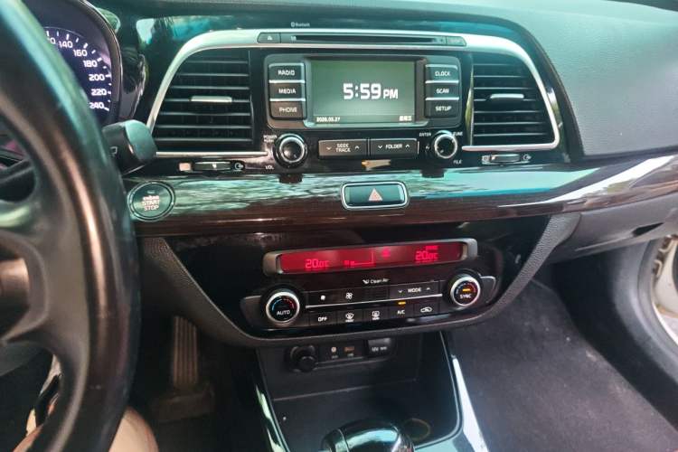 Used Kia K4 2014 1.8L Automatic DLX Audio And AC Panel