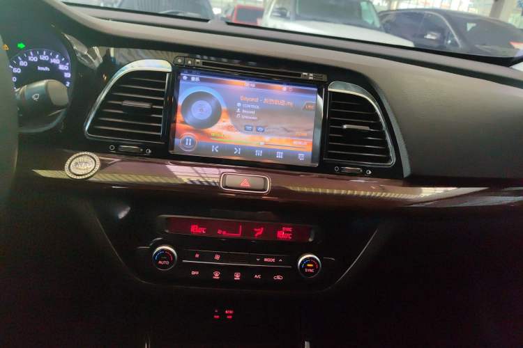 Used Kia K4 2014 1.8L Automatic GLS Audio And AC Panel