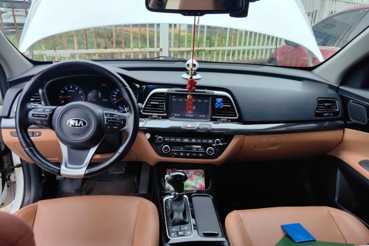 Used Kia K4 2014 2.0L Automatic PRM Center Console