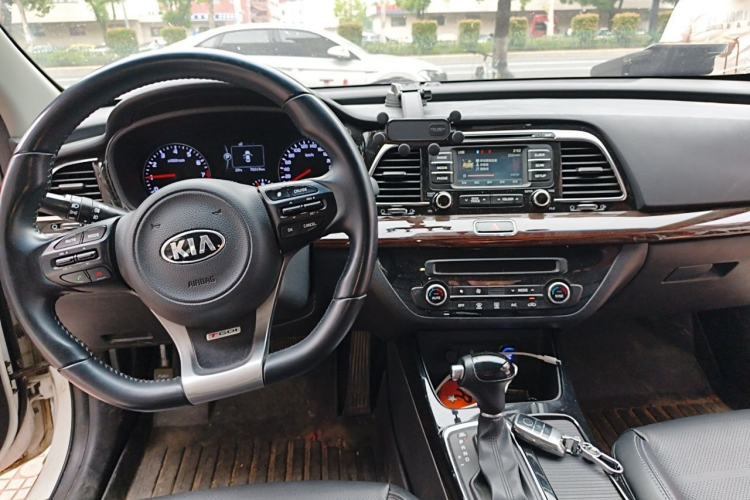 Used Kia K4 2014 1.6T Automatic Turbo Center Console