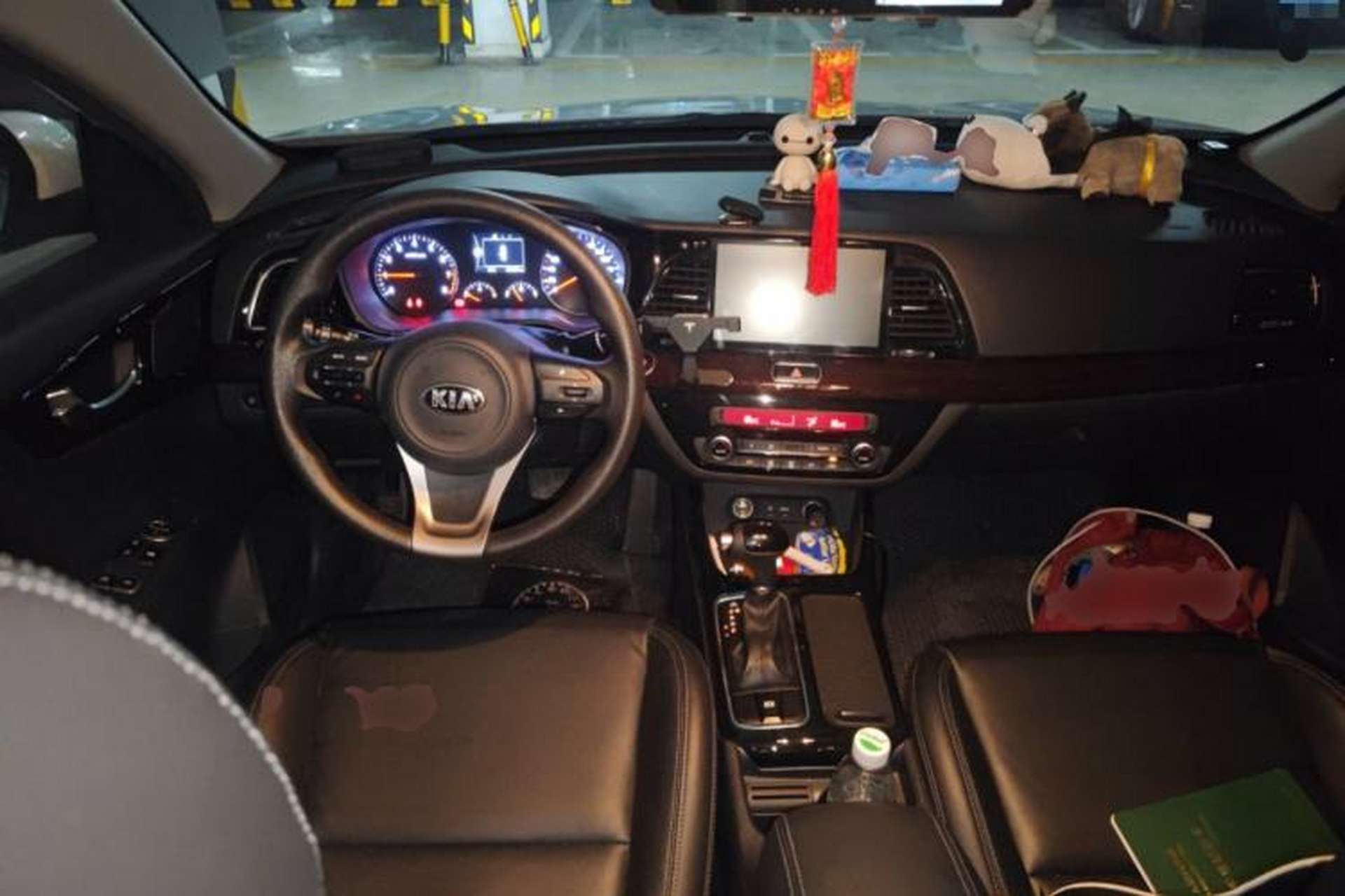 Used Kia K4 2014 1.8L Automatic GLS Center Console