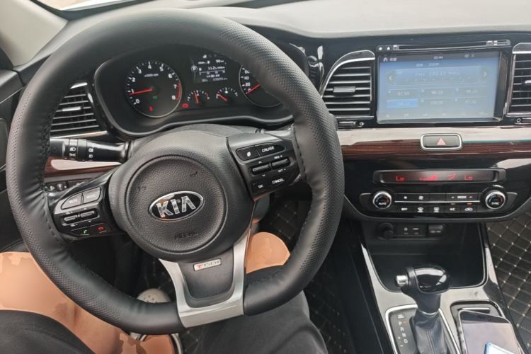 Used Kia K4 2014 1.6T Automatic Turbo Center Console