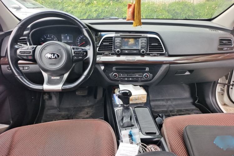 Used Kia K4 2014 1.6T Automatic Turbo Center Console