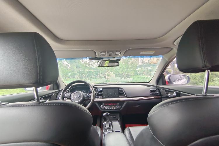 Used Kia K4 2014 1.8L Automatic GLS Center Console