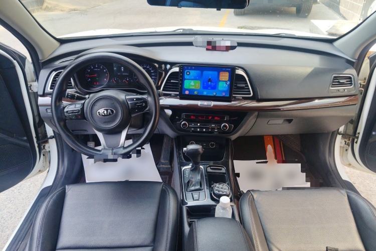 Used Kia K4 2014 1.8L Automatic GLS Center Console