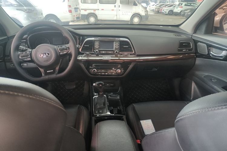 Used Kia K4 2014 1.6T Automatic Turbo Center Console