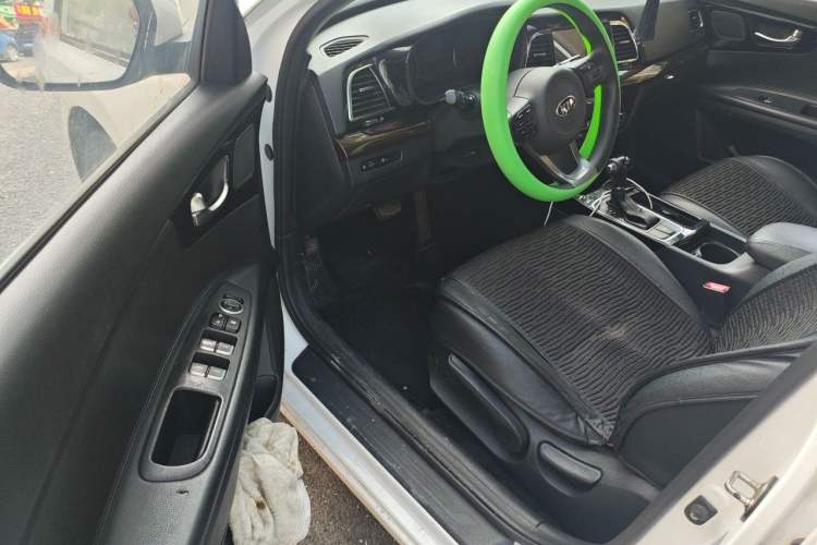 Used Kia K4 2014 1.8L Automatic GLS Driver Seat