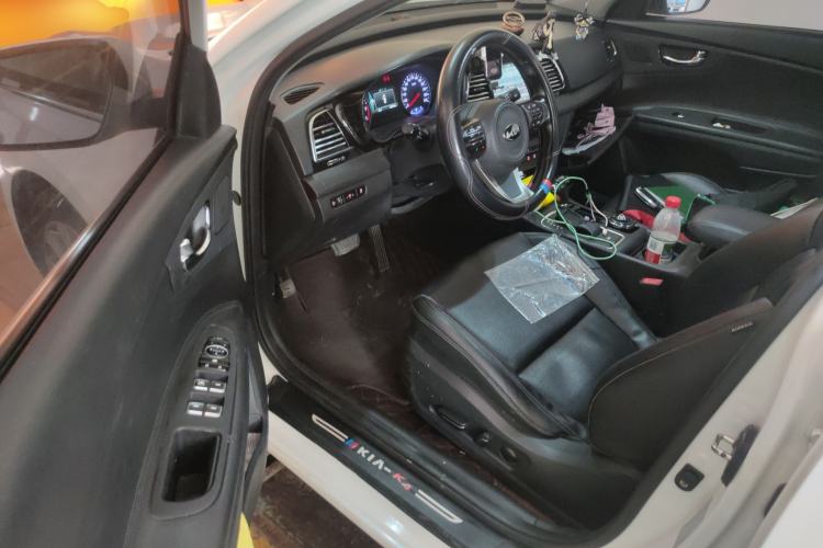 Used Kia K4 2014 1.8L Automatic DLX Driver Seat