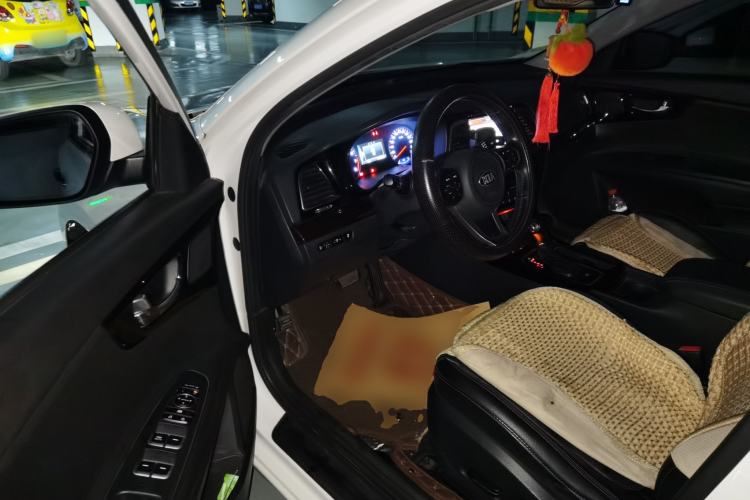 Used Kia K4 2014 1.8L Automatic DLX Driver Seat