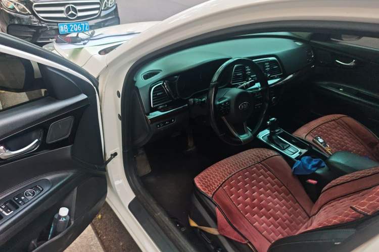 Used Kia K4 2014 1.8L Automatic DLX Driver Seat