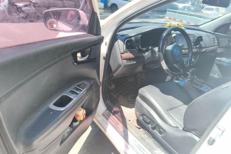 Used Kia K4 2014 1.8L Automatic DLX Driver Seat
