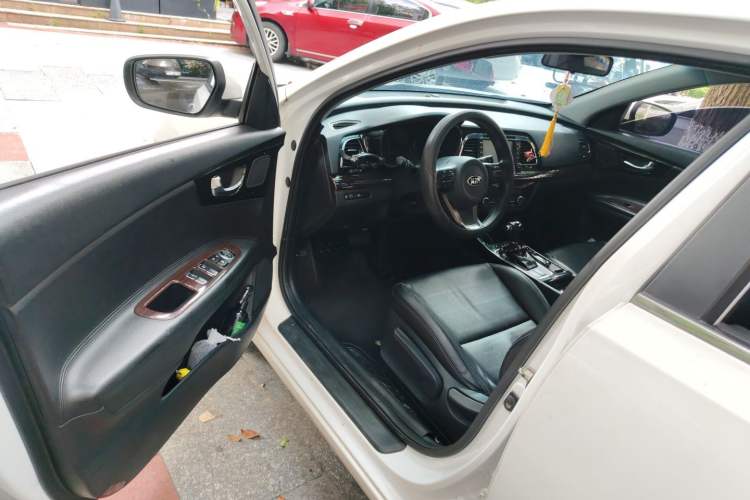 Used Kia K4 2014 1.8L Automatic GLS Driver Seat