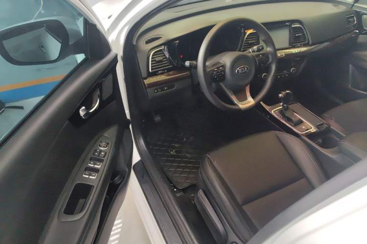Used Kia K4 2014 1.8L Automatic GLS Driver Seat