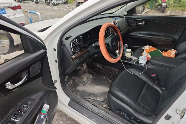 Used Kia K4 2014 1.8L Automatic DLX Driver Seat