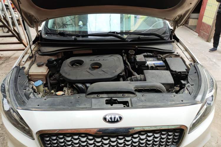 Used Kia K4 2014 1.8L Automatic GLS Engine Bay