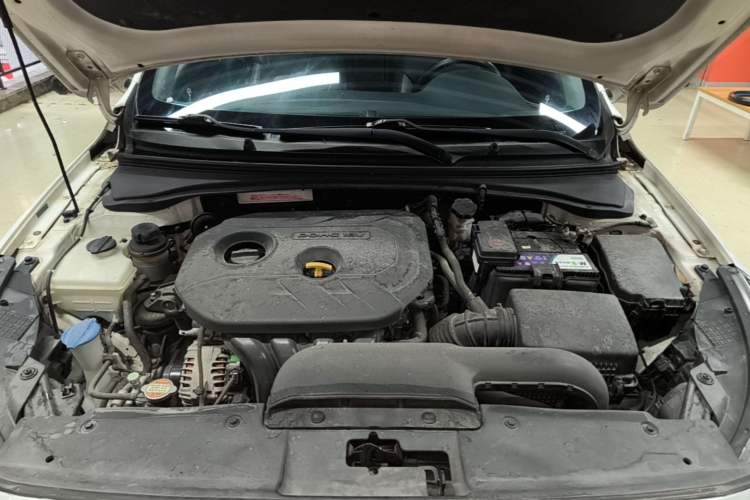Used Kia K4 2014 1.8L Automatic GLS Engine Bay