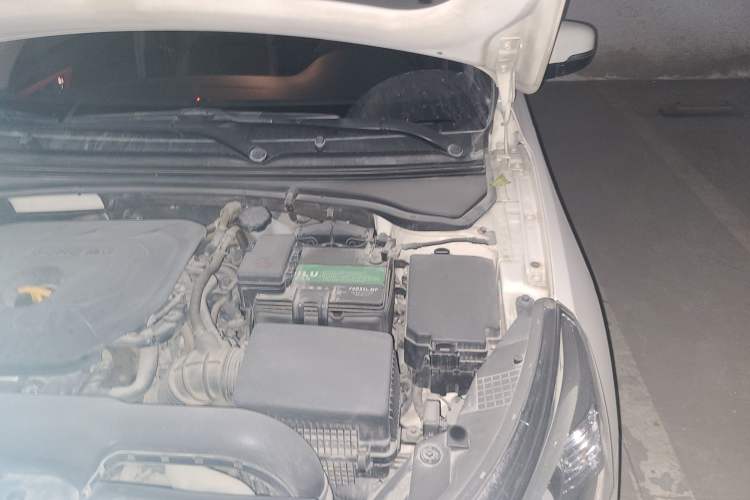 Used Kia K4 2014 1.8L Automatic GLS Engine Bay Left