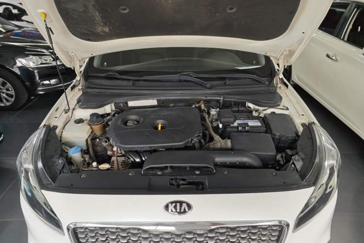 Used Kia K4 2014 1.8L Automatic GLS Engine Bay