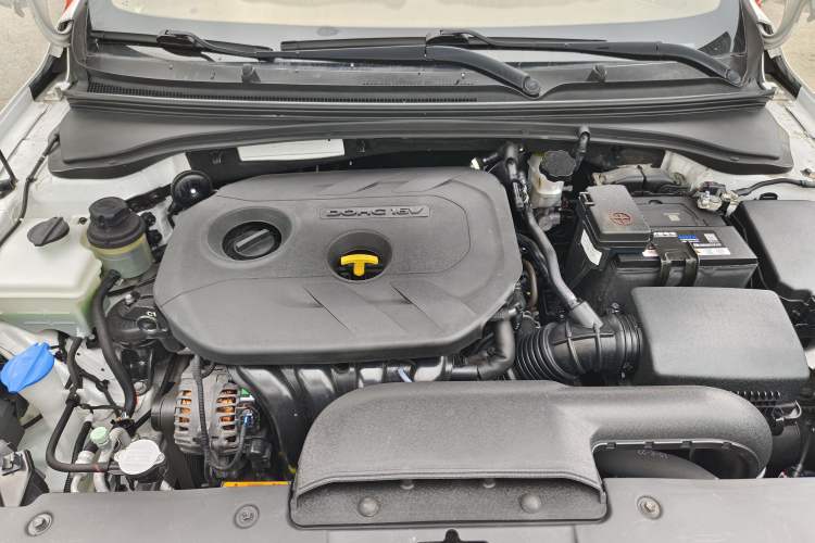 Used Kia K4 2014 1.8L Automatic GLS Engine Bay