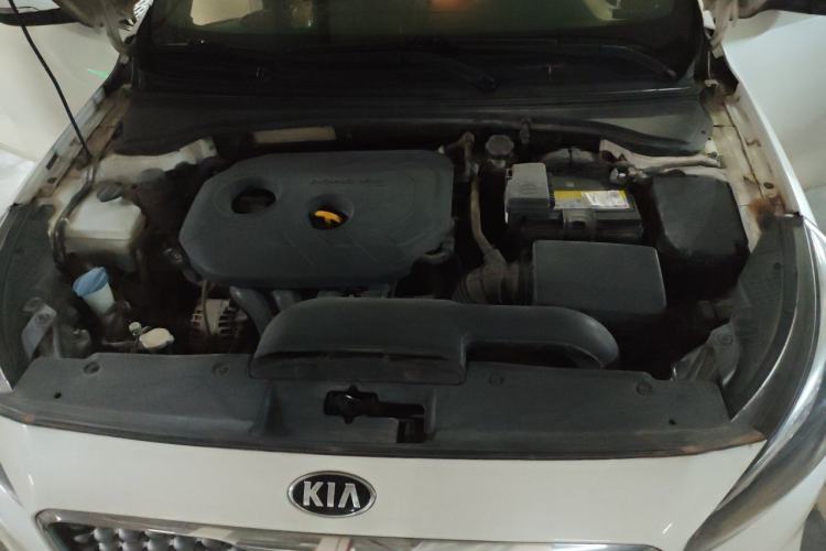 Used Kia K4 2014 1.8L Automatic GLS Engine Bay