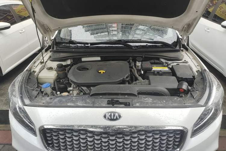 Used Kia K4 2014 1.8L Automatic GLS Engine Bay