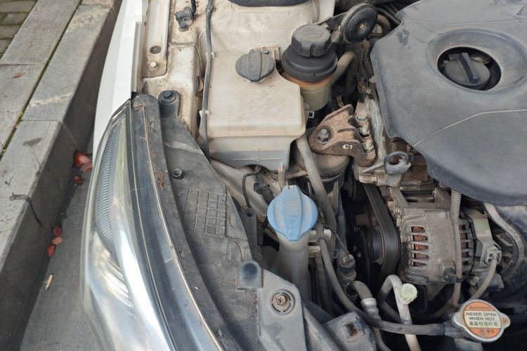 Used Kia K4 2014 1.8L Automatic GLS Engine Bay Right