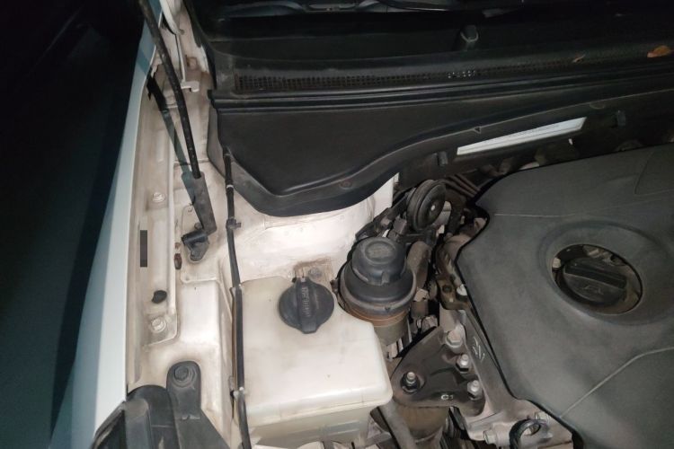 Used Kia K4 2014 1.8L Automatic GLS Engine Bay Right