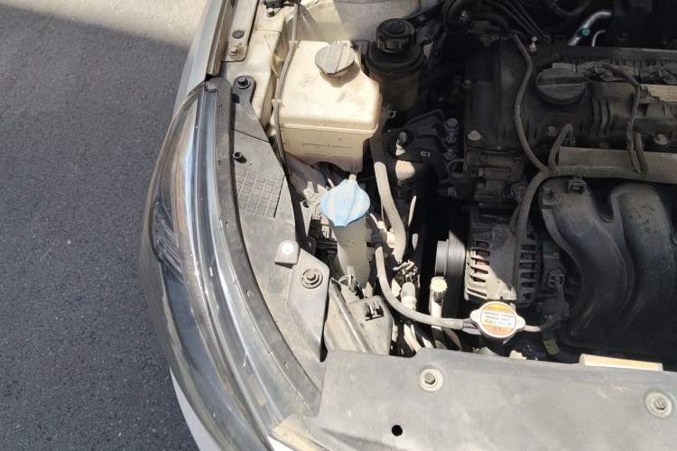 Used Kia K4 2014 1.8L Automatic GLS Engine Bay Right