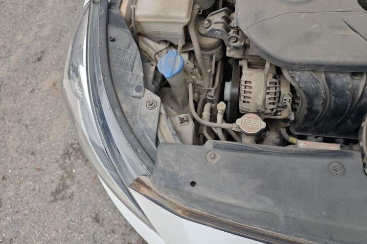 Used Kia K4 2014 1.8L Automatic GLS Engine Bay Right