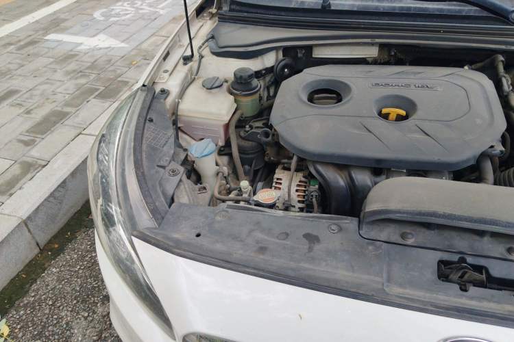 Used Kia K4 2014 1.8L Automatic GLS Engine Bay Right