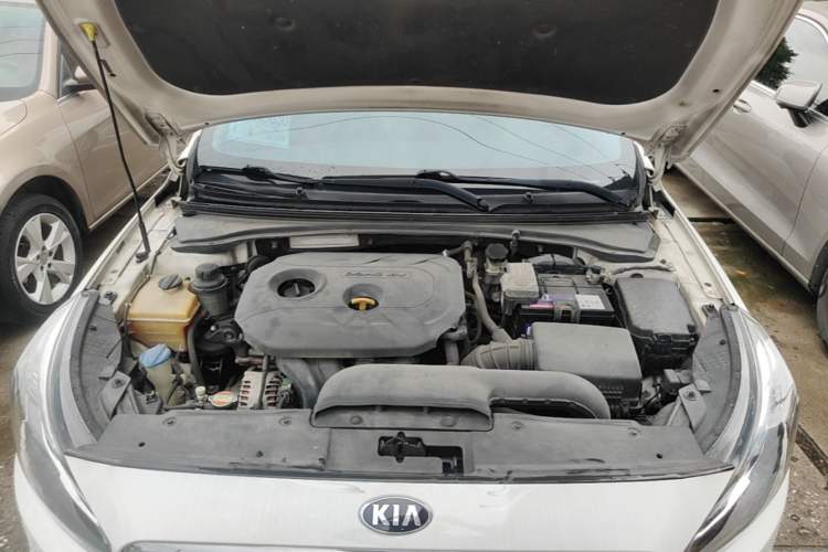 Used Kia K4 2014 1.8L Automatic DLX Engine Bay