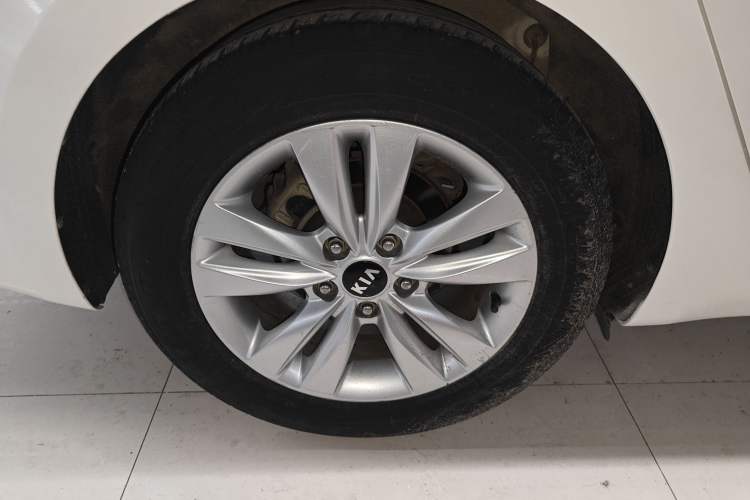 Used Kia K4 2014 1.8L Automatic GLS Exterior 1