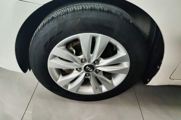 Used Kia K4 2014 1.8L Automatic GLS Exterior 4