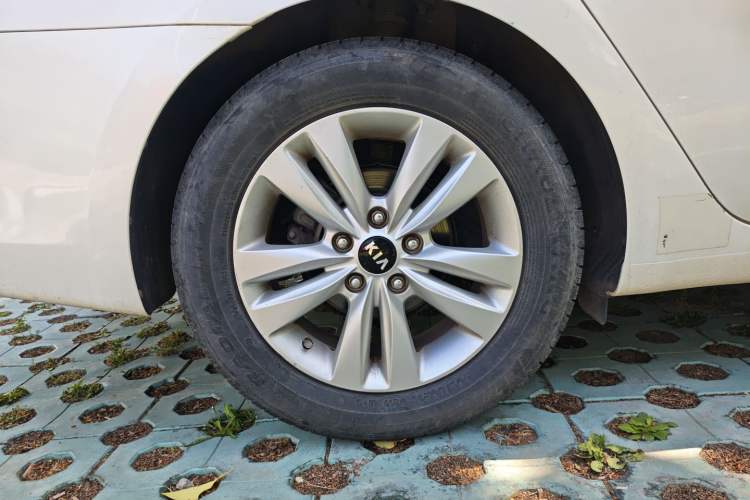 Used Kia K4 2014 1.8L Automatic GLS Exterior 5