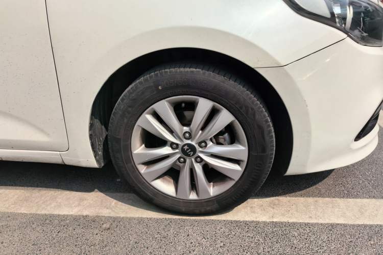 Used Kia K4 2014 1.8L Automatic GLS Exterior 7