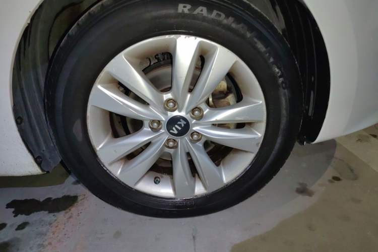 Used Kia K4 2014 1.8L Automatic GLS Exterior 7