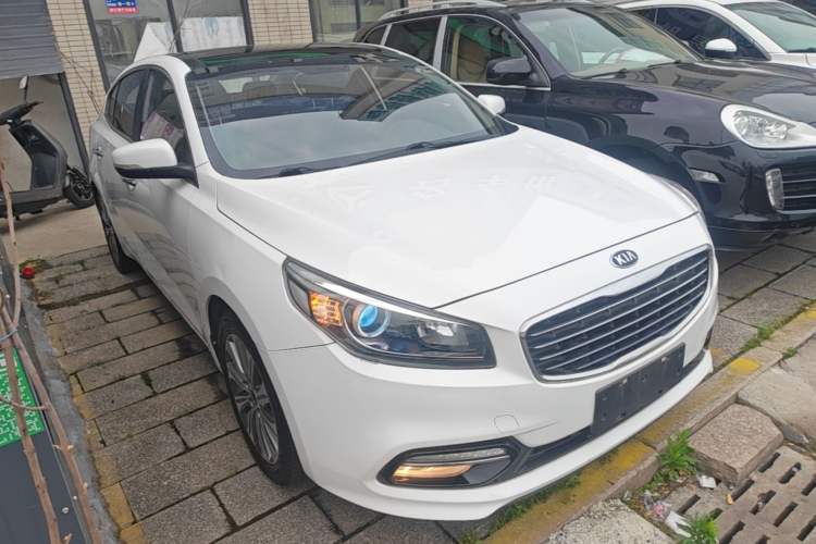 Used Kia K4 2014 1.8L Automatic DLX Front Right 45 Deg