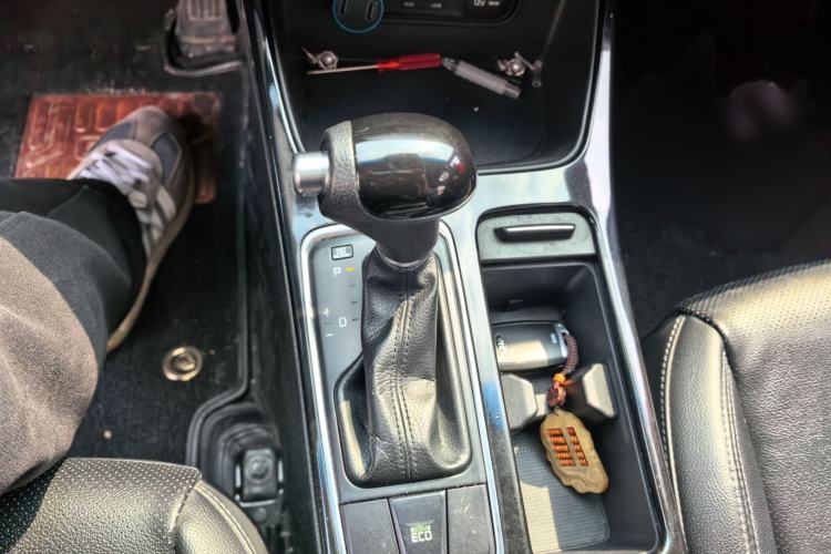 Used Kia K4 2014 1.8L Automatic GLS Gear Lever