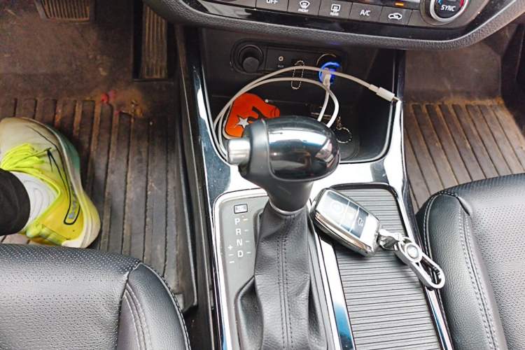 Used Kia K4 2014 1.6T Automatic Turbo Gear Lever