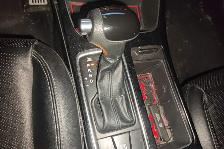 Used Kia K4 2014 1.8L Automatic GLS Gear Lever