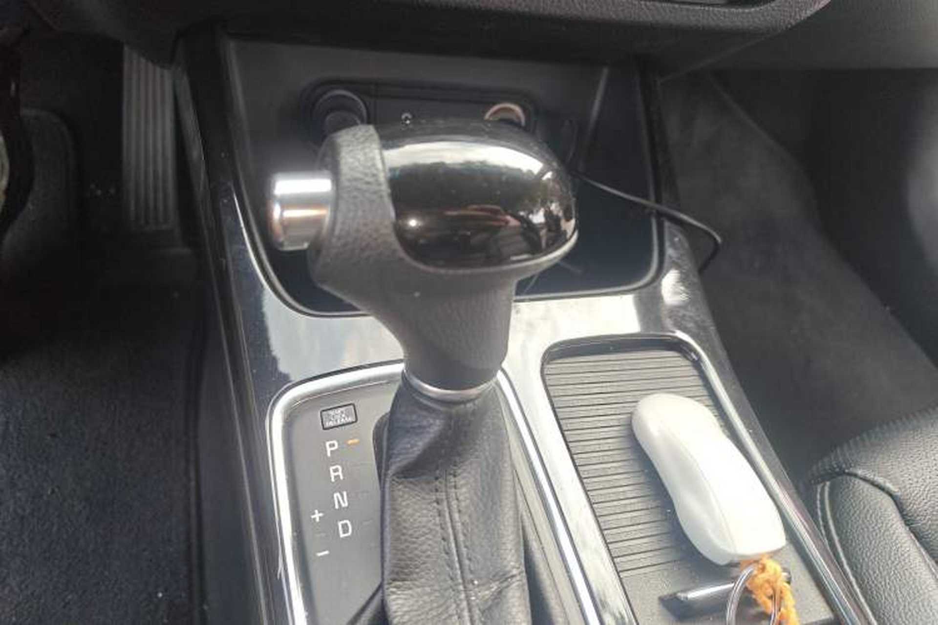 Used Kia K4 2014 1.8L Automatic GLS Gear Lever