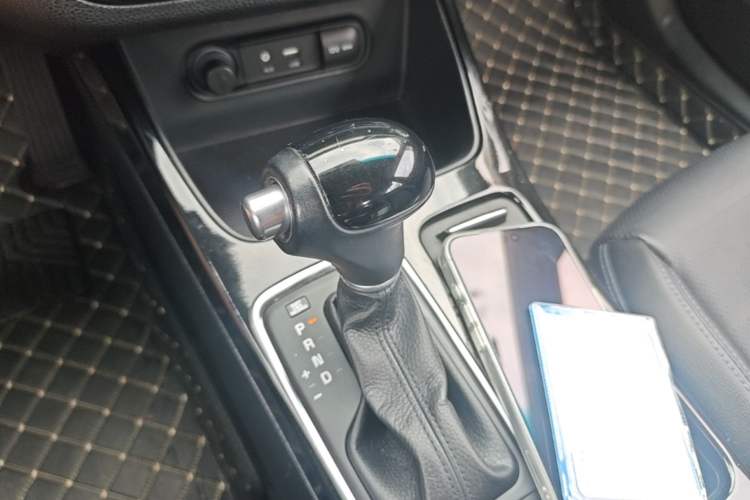 Used Kia K4 2014 1.6T Automatic Turbo Gear Lever